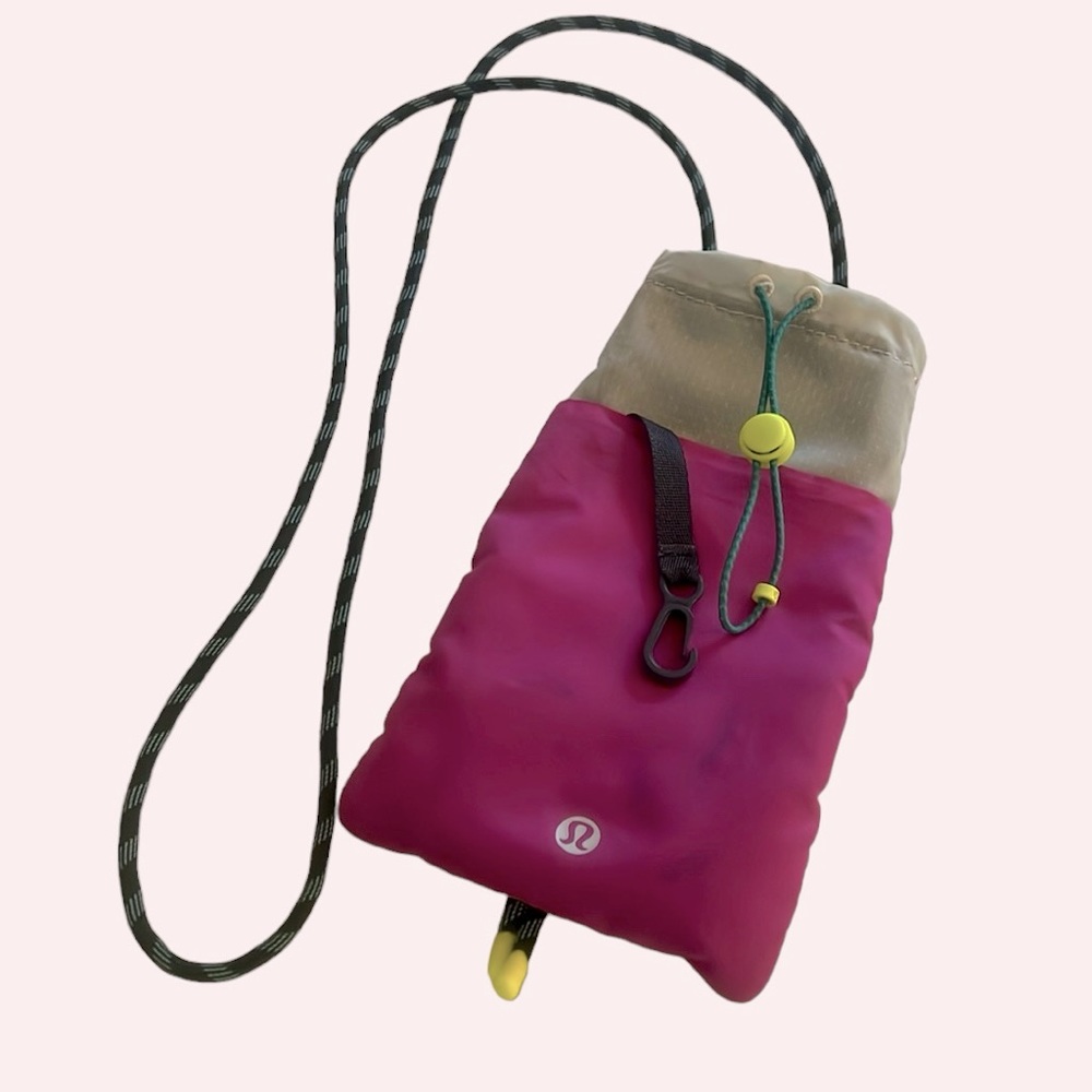 Lululemon Play Forward Crossbody Pouch
